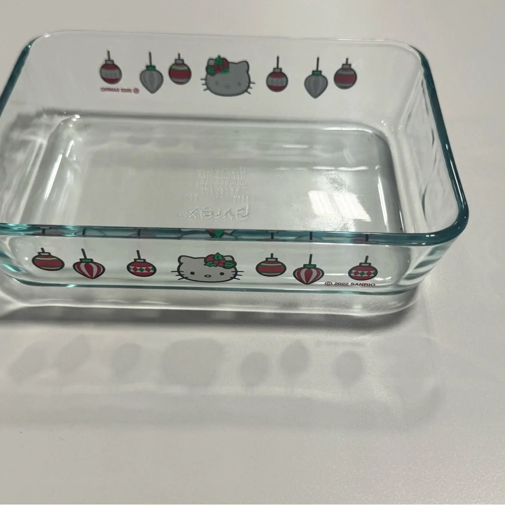 HTF Pyrex Hello Kitty Christmas Holiday  2 pc Glass Storage Containers NOS